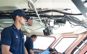 U.S. Coast Guard Cutter Tern hosts Naval Postgraduate School students from Morocco