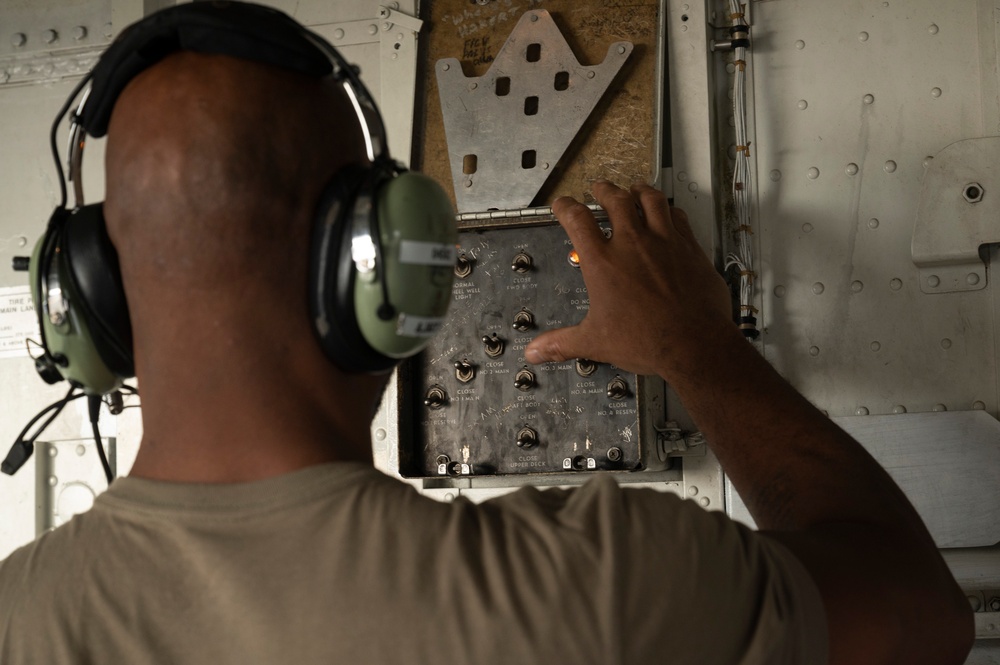 KC-135 Stratotanker crew conduct ACE operations, refuel F-16 Fighting Falcon