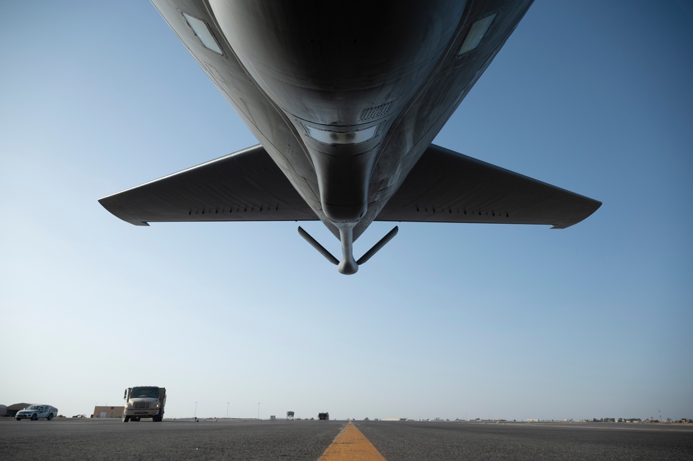 KC-135 Stratotanker crew conduct ACE operations, refuel F-16 Fighting Falcon