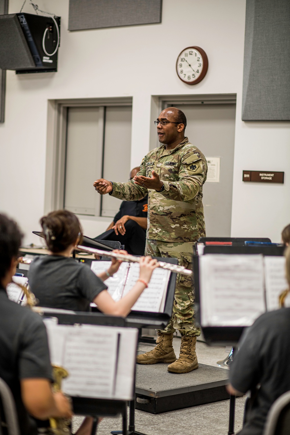 145th Army Band host band clinic for Cimarron Middle School