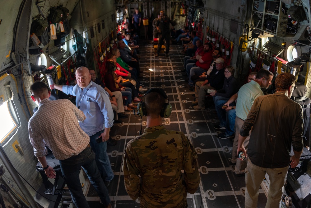 182nd Airlift Wing hosts ESGR &quot;Breakfast with the Boss&quot; Boss Lift May 11, 2023