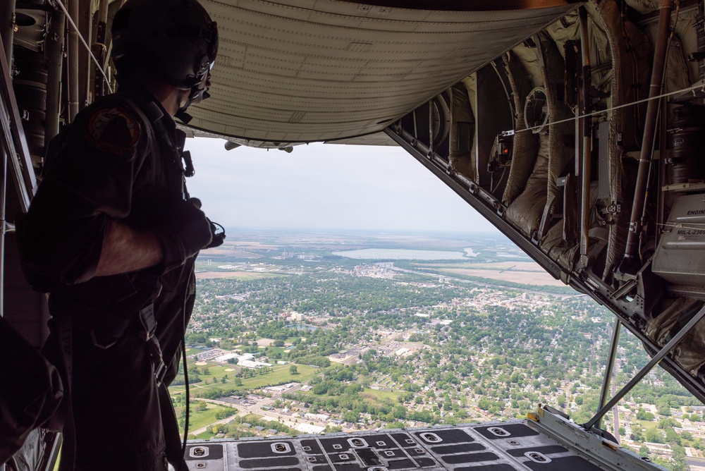 182nd Airlift Wing hosts ESGR &quot;Breakfast with the Boss&quot; Boss Lift May 11, 2023