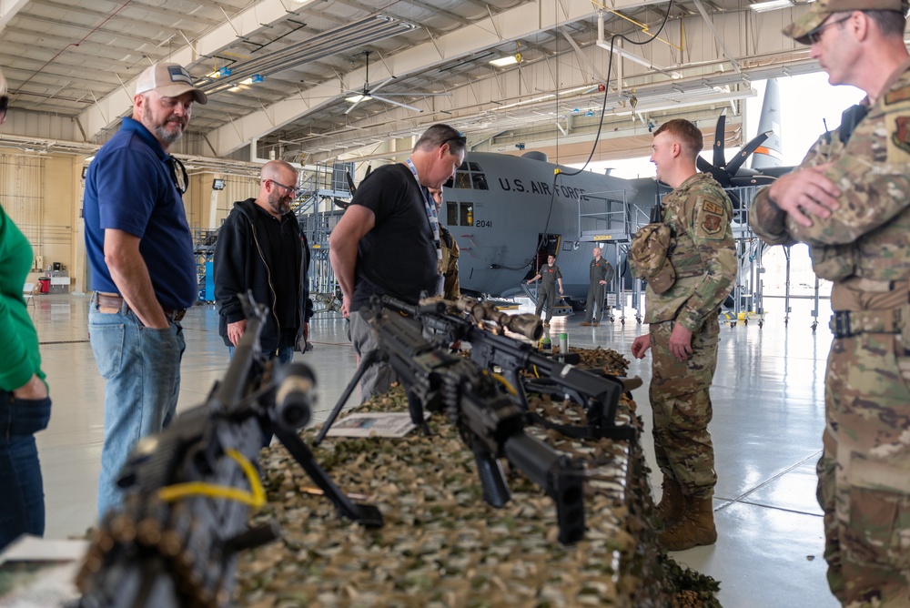 182nd Airlift Wing hosts ESGR &quot;Breakfast with the Boss&quot; Boss Lift May 11, 2023