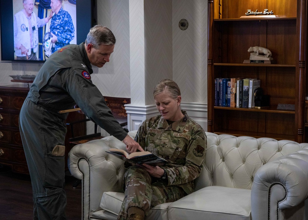 Brig. Gen. Hammerstedt Visits USS George H.W. Bush