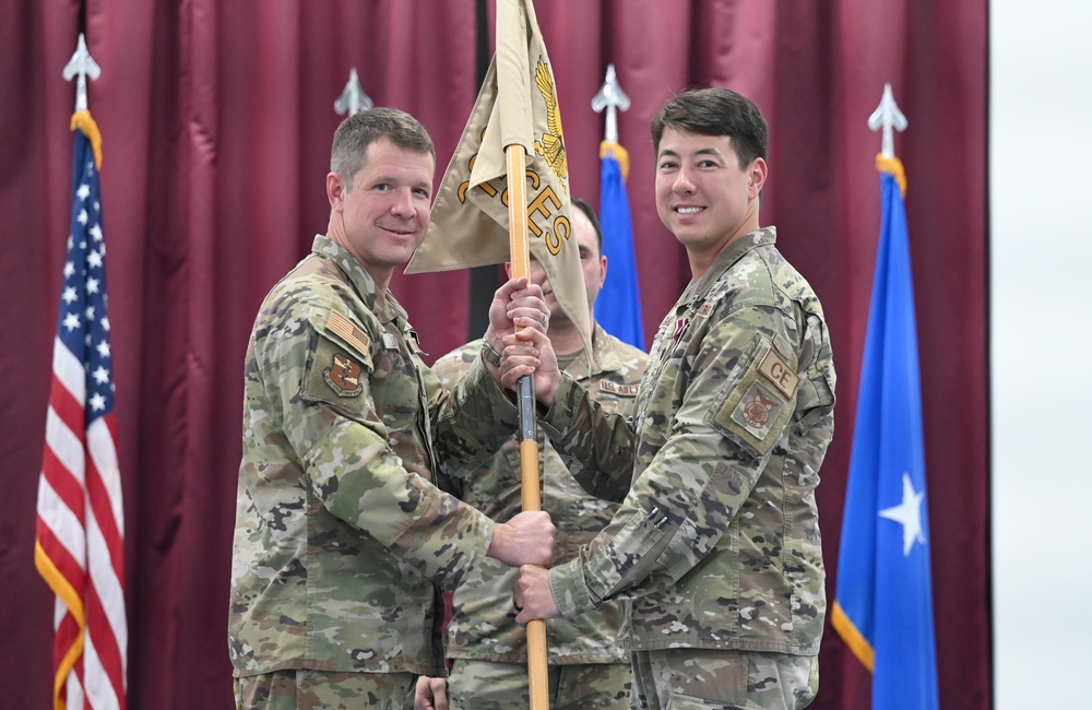 380 ECES welcomes new commander