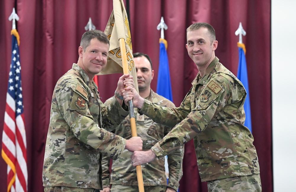 380 ECES welcomes new commander