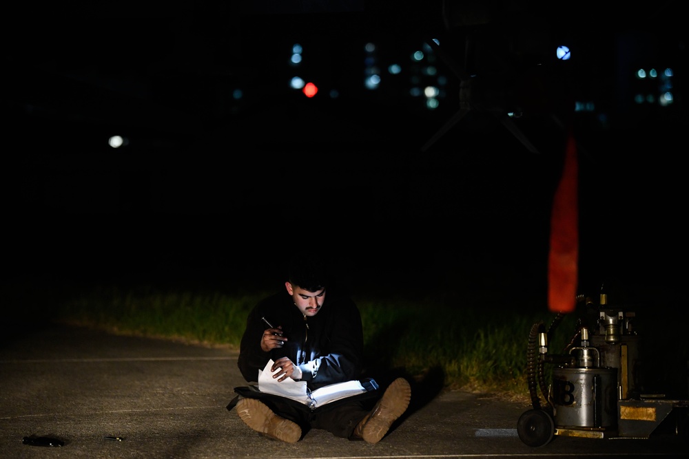 8 FW conduct night ops during KFT 23