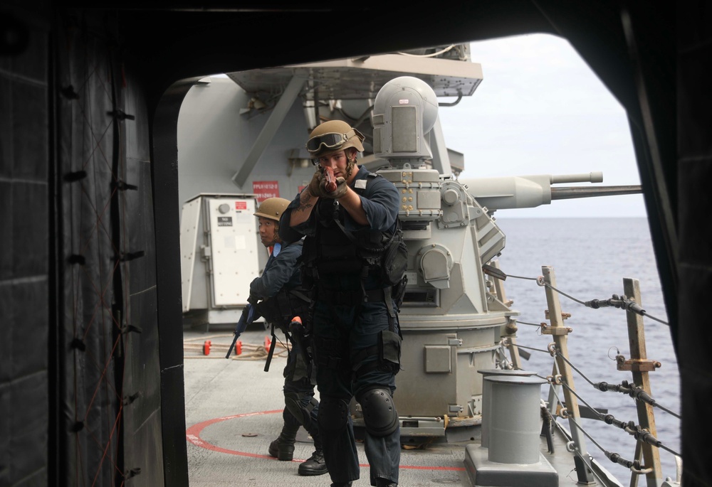 USS Milius (DDG 69) Conducts Visit, Board, Search and Seizure (VBSS) Drill