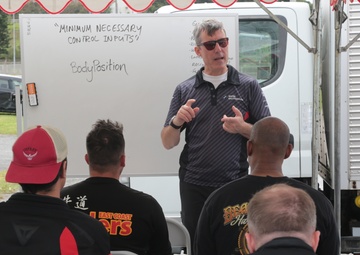 MARINE CORPS OKINAWA ENHANCES SKILLS OF ADVANCED RIDERS / 在沖海兵隊、ライダーの技術向上を図る