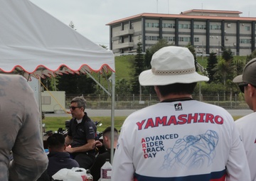 MARINE CORPS OKINAWA ENHANCES SKILLS OF ADVANCED RIDERS / 在沖海兵隊、ライダーの技術向上を図る