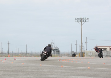 MARINE CORPS OKINAWA ENHANCES SKILLS OF ADVANCED RIDERS / 在沖海兵隊、ライダーの技術向上を図る
