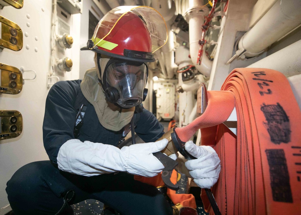 DVIDS - Images - USS Arleigh Burke Firefighting Training Drill [Image 1 ...