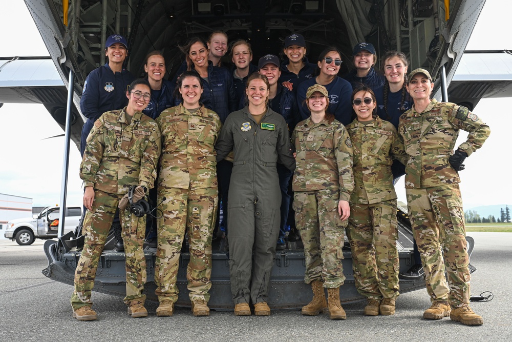 19th AW all-female aircrew inspires future female leaders