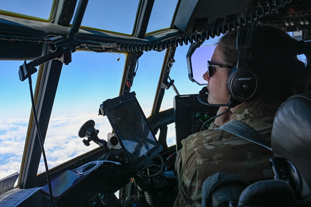 19th AW all-female aircrew inspires future female leaders