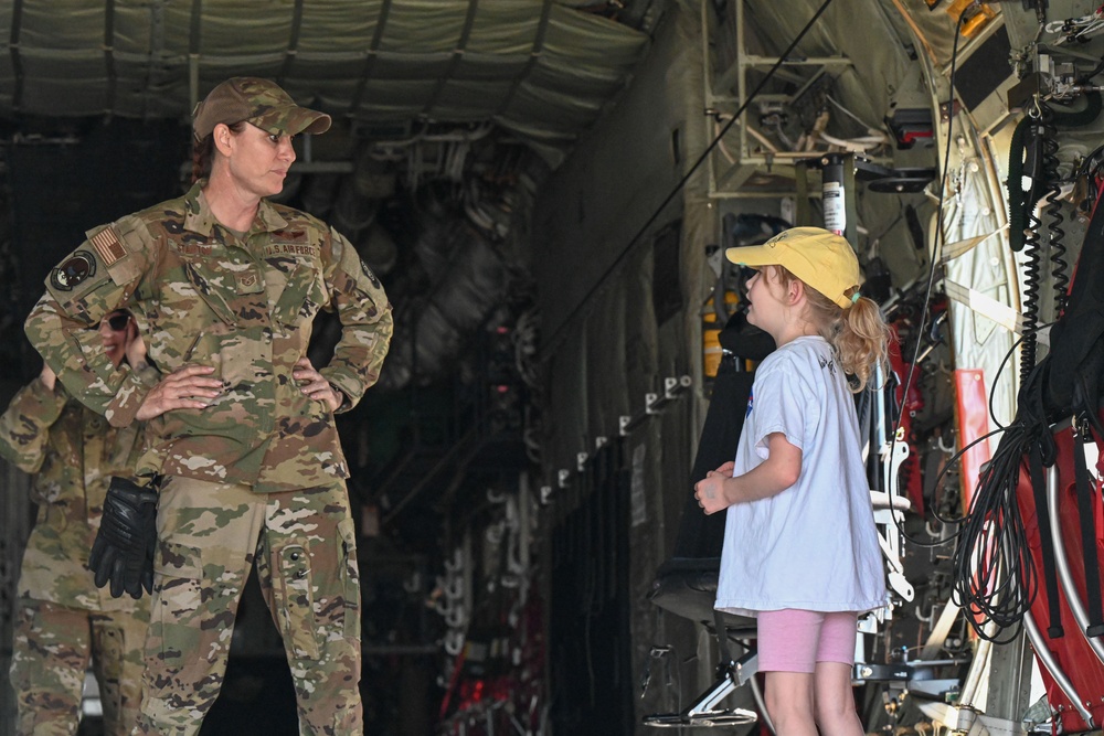 19th AW all-female aircrew inspires future female leaders