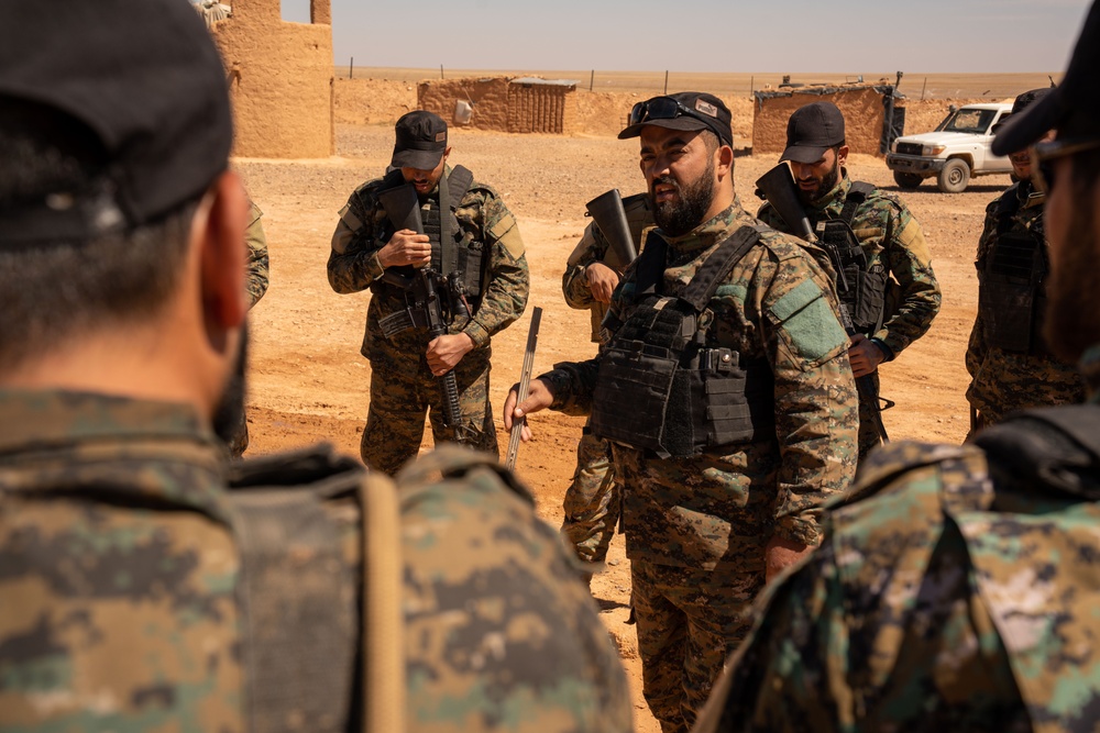 Task Force Saber conducts training exercise with members of the Syrian Free Army