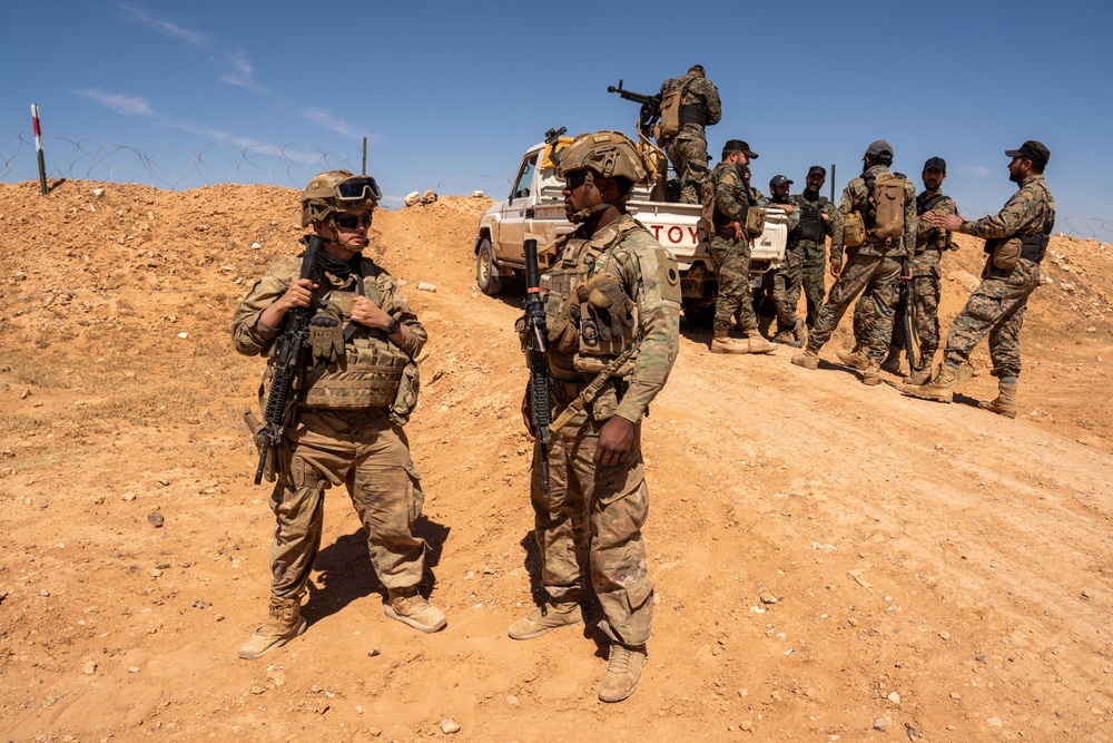 Task Force Saber conducts training exercise with members of the Syrian Free Army