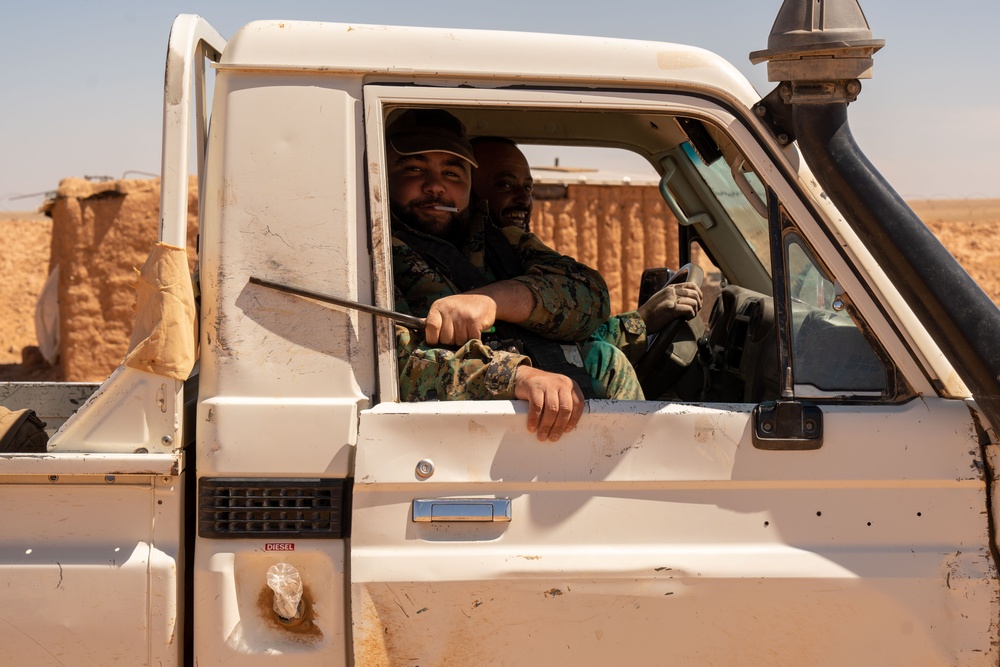 Task Force Saber conducts training exercise with members of the Syrian Free Army
