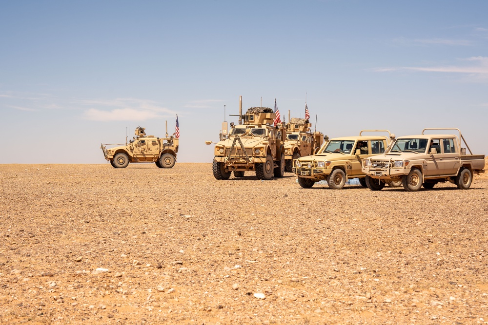 Task Force Saber conducts training exercise with members of the Syrian Free Army