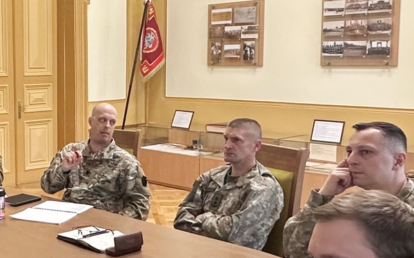 Pa. Guard Soldiers discuss reconnaissance, security operations with SPP partner Lithuania
