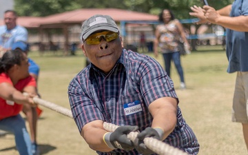 Really big block party: Bliss Garrison trains, thanks workforce during ‘Org Day’