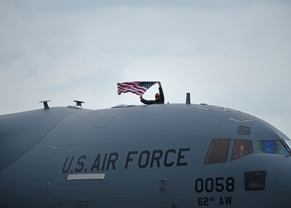 C-17 West Coast Demo Team showcases mobility capabilities at 2023 Scott AFB Air Show