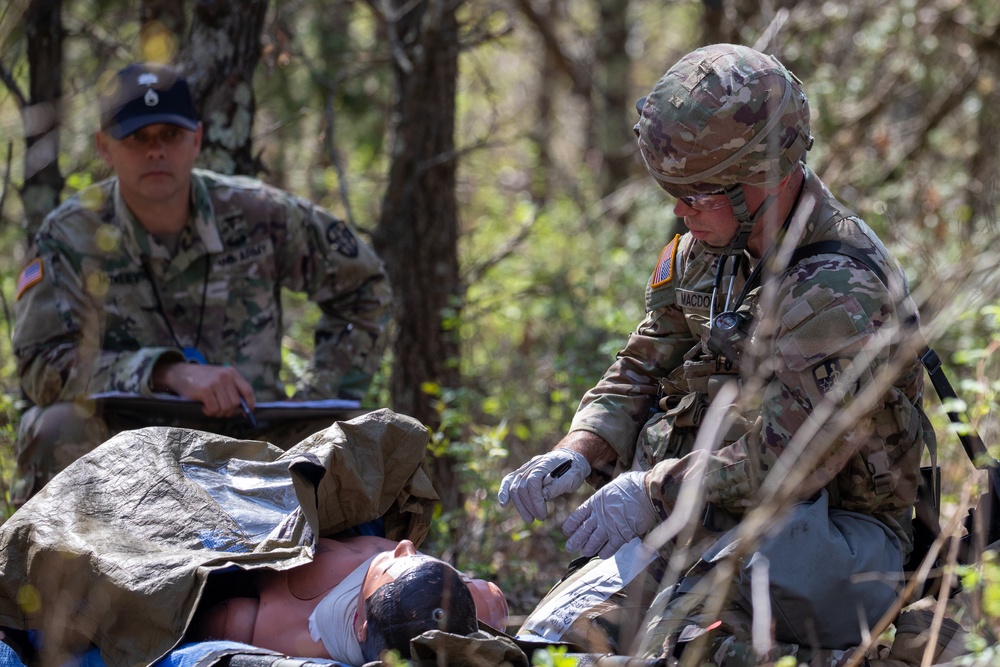 Eight Soldiers receive Expert Field Medical Badges in 3rd Annual USAR Competition