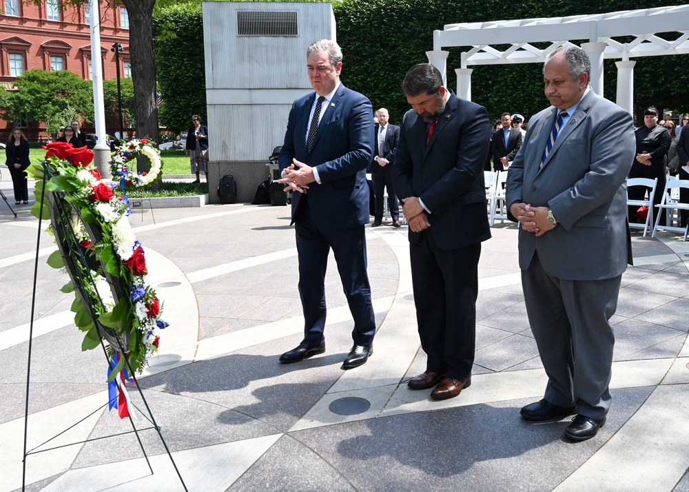 NCIS Director, Secretary of the Navy and General Counsel for the Navy Attend NCIS Wreath Laying Ceremony