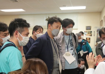 LOCAL WALK EVENT CONNECTS TWO A-FENCE-AWAY COMMUNITIES / フェンスを超えて２つの地域をつなぐ「てだこウォーク」