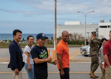 LOCAL WALK EVENT CONNECTS TWO A-FENCE-AWAY COMMUNITIES / フェンスを超えて２つの地域をつなぐ「てだこウォーク」