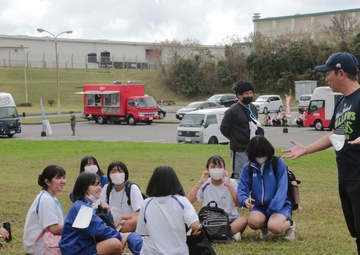 LOCAL WALK EVENT CONNECTS TWO A-FENCE-AWAY COMMUNITIES / フェンスを超えて２つの地域をつなぐ「てだこウォーク」
