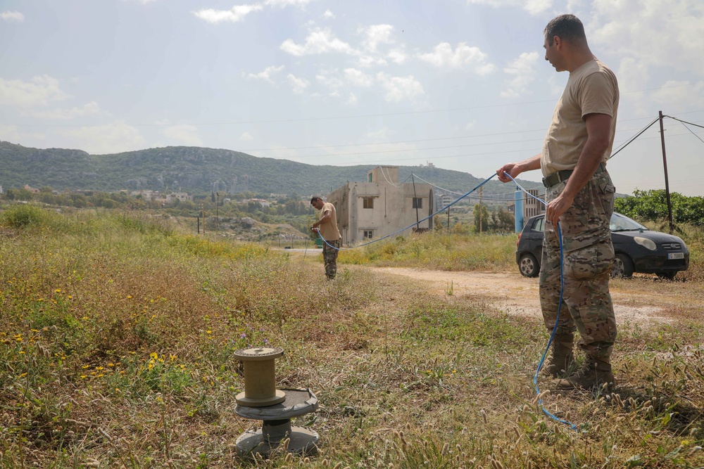 U.S. Navy, Lebanese Armed Forces Conduct Explosive Ordnance Disposal Training