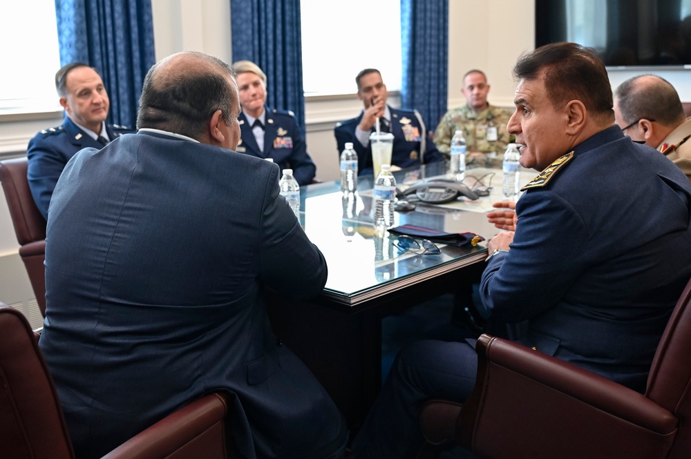 CSAF Brown meets Iraq Lt. Gen. Jahid Ali