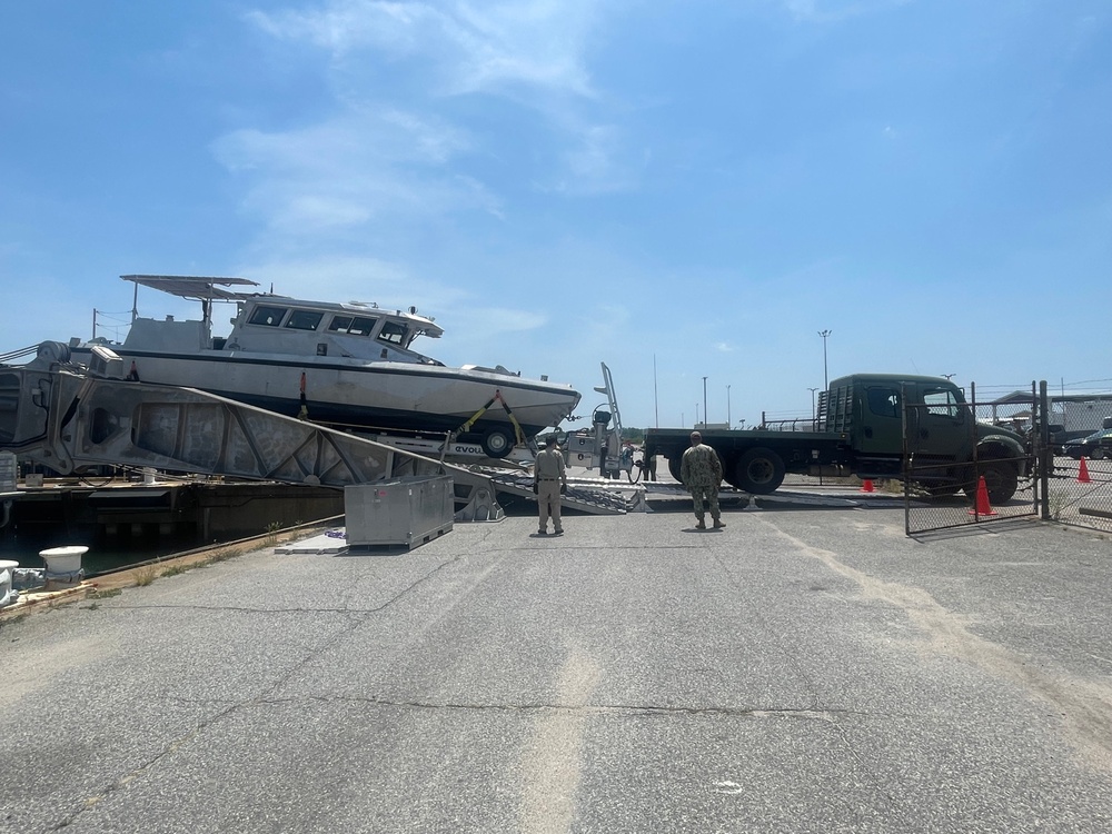 MSRON TWO Sailors Conduct 40-foot Patrol Boat Test Onload Onboard USNS NEWPORT (T-EPF-12)