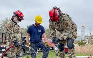 Medical Airmen conduct search and extraction training