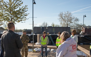 Rock Island District Commander Joins Flood Area Engineer Team for Tour