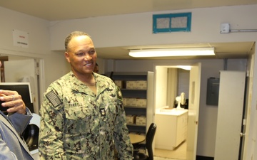Personnel, Manpower, and Training Fleet Master Chief Visits Navy Advancement Center