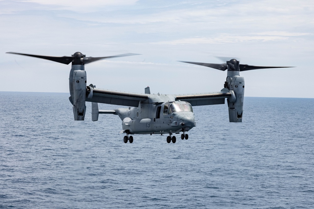 26th MEU Conducts Deck Landing Qualifications