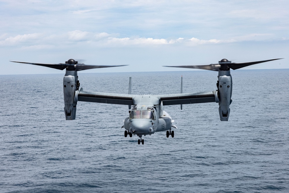 26th MEU Conducts Deck Landing Qualifications