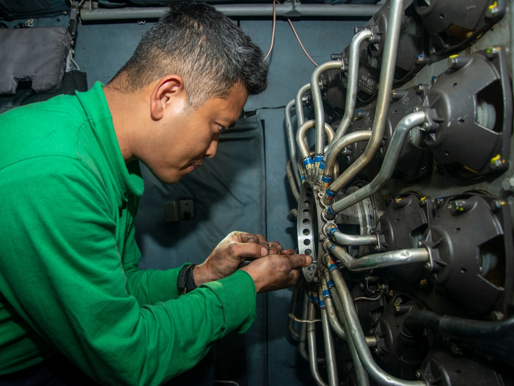 Sailor Removes Rotary Valve Switch From Sonobouy Launcher