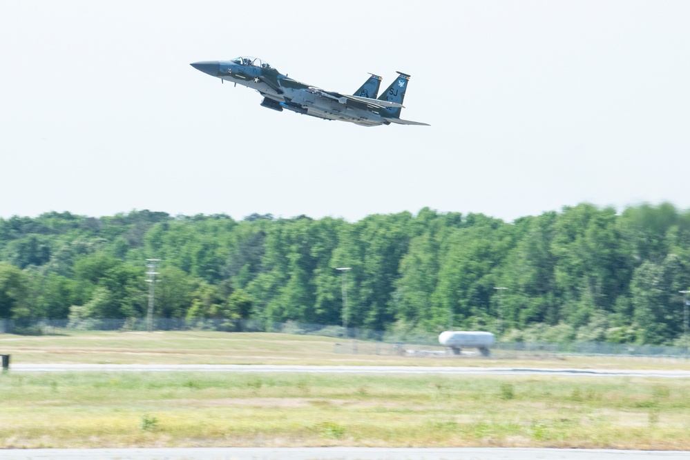 4th Fighter Wing flagship “Spirit of Goldsboro” takes off