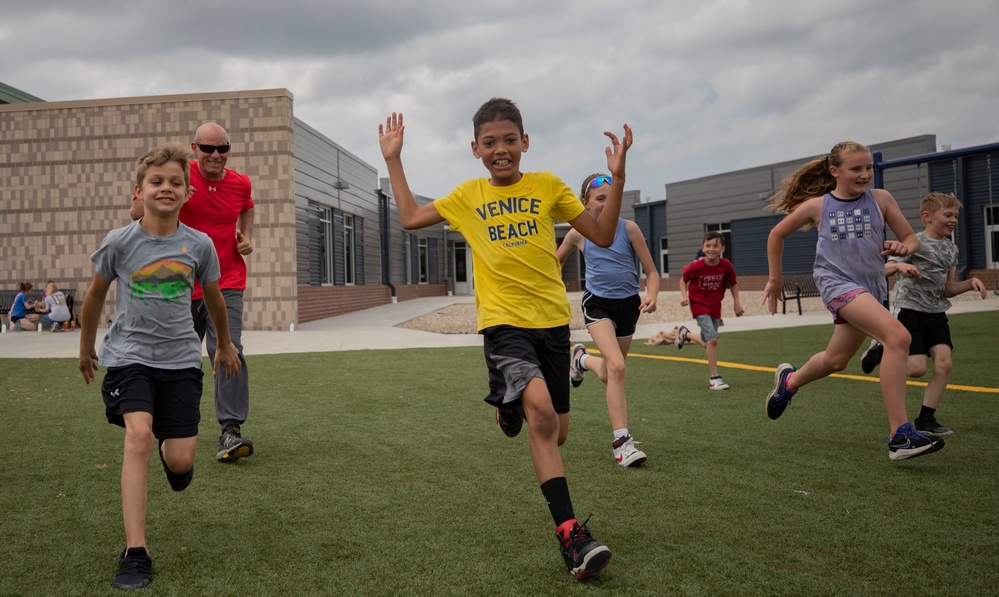Soldiers Volunteer at Oliver Brown Elementary School