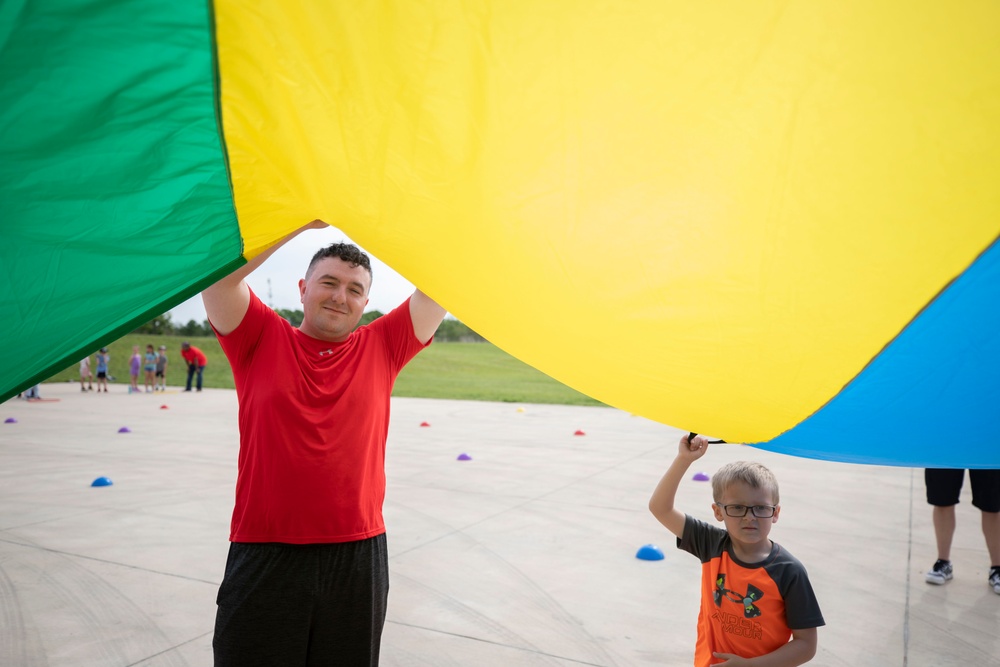 Soldiers Volunteer at Oliver Brown Elementary School