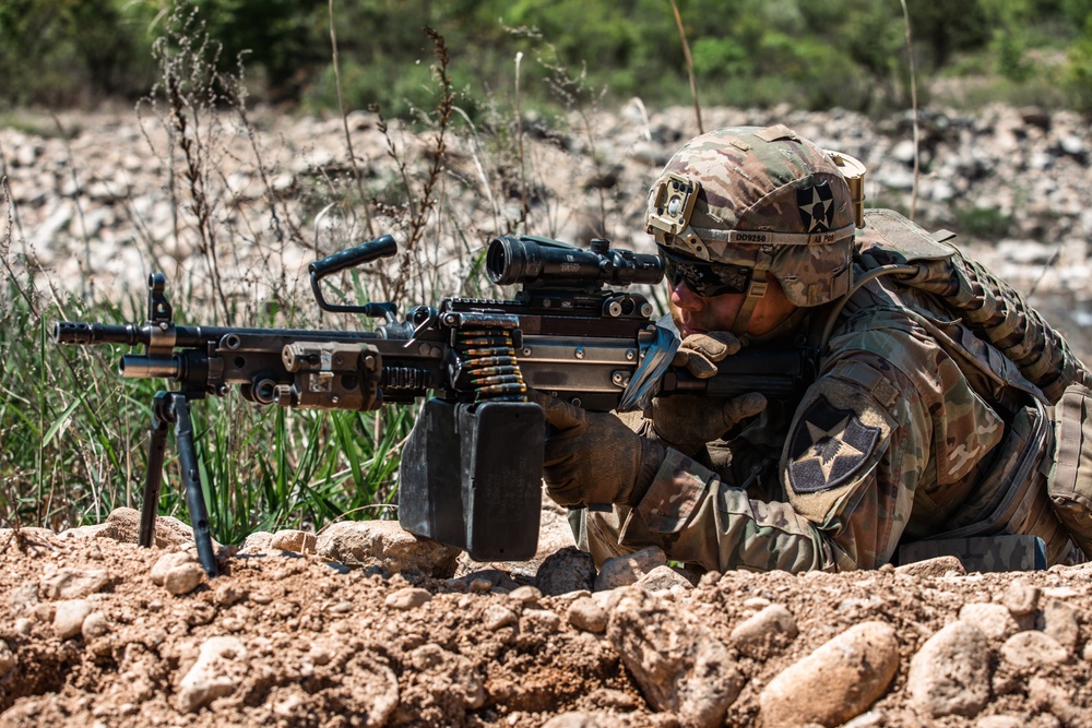 1-17 IN conducts company live fire exercise