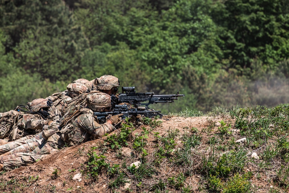 1-17 IN conducts company live fire exercise