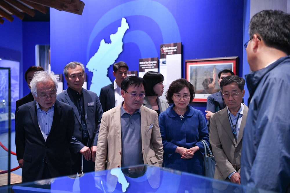 Pyeongtaek Mayor and City Advisors Tour USAG Humphreys