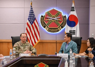 Pyeongtaek Mayor and City Advisors Tour USAG Humphreys