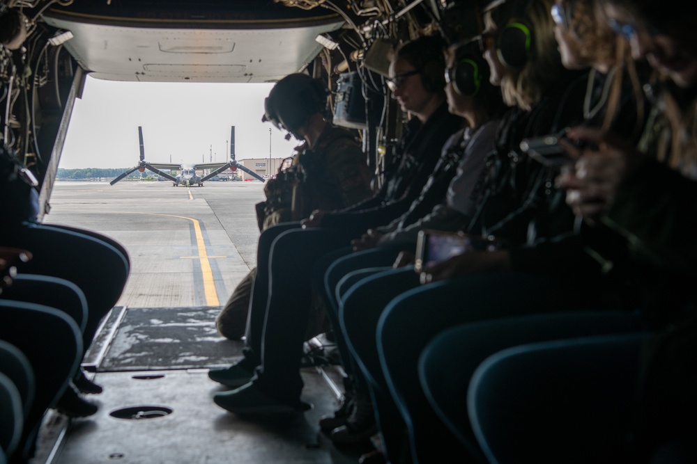Yokota spouses take incentive CV-22 flight