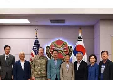 Pyeongtaek Mayor and City Advisors Tour USAG Humphreys