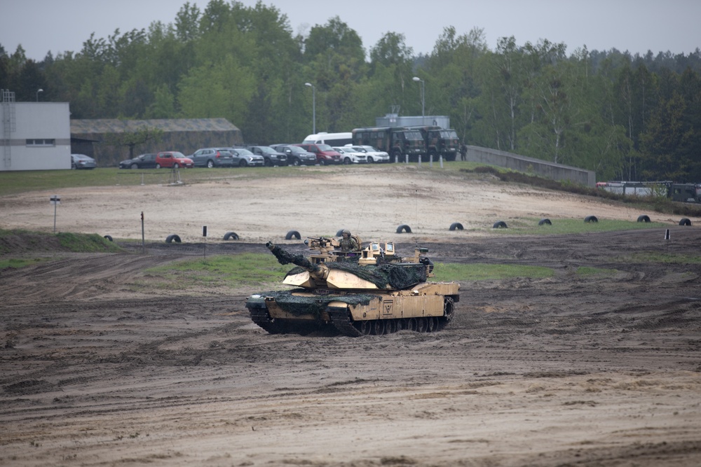 NATO Allies light up the range during Anakonda23